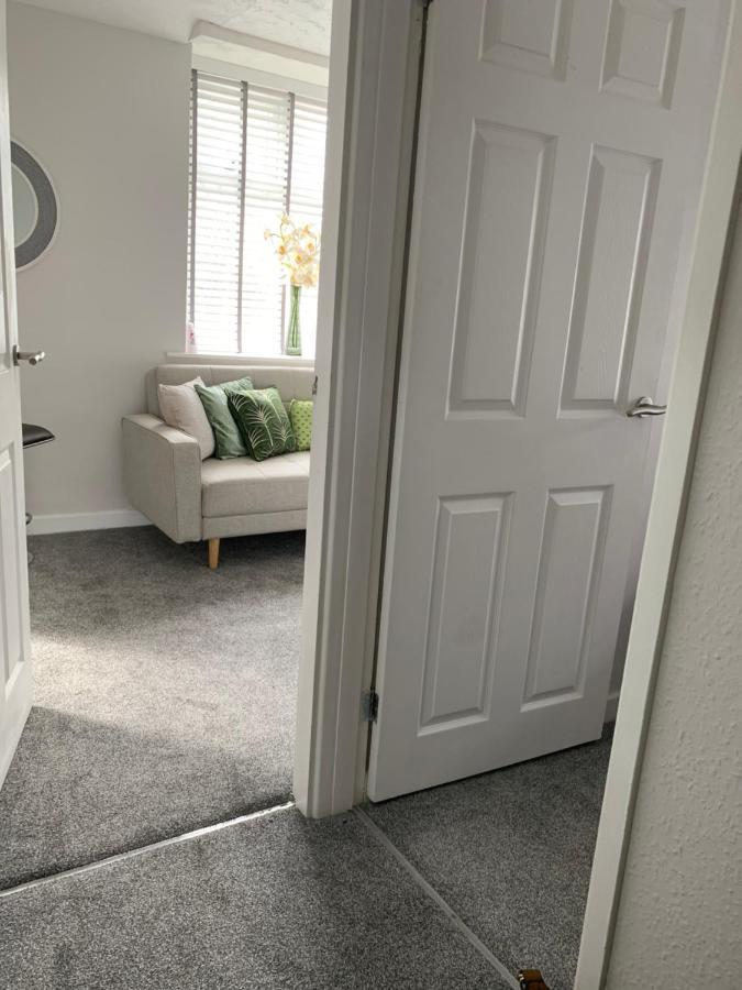 The Greens Apartment Farnworth Exterior foto